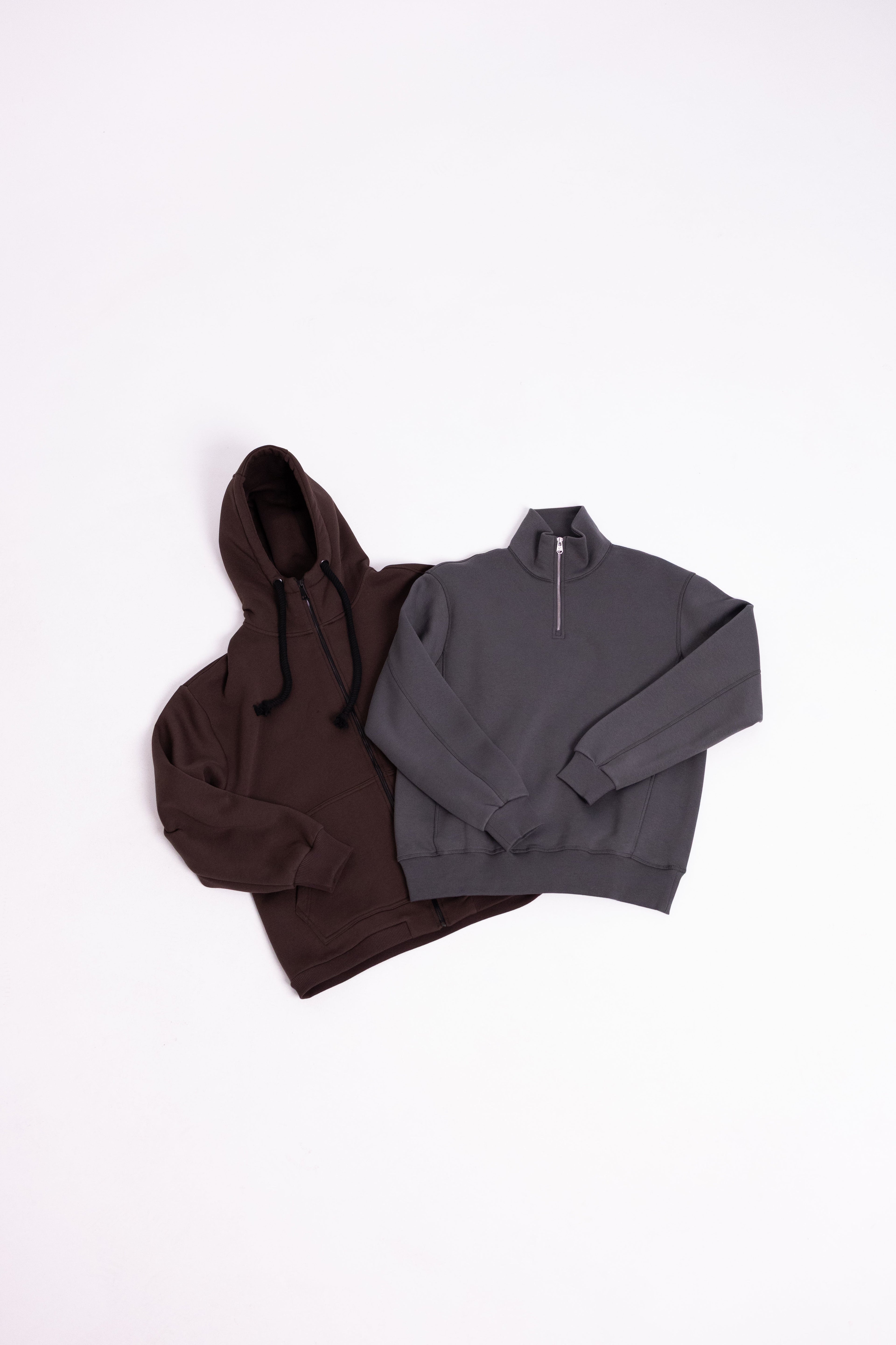 HOODIES & SWEATSHIRTS