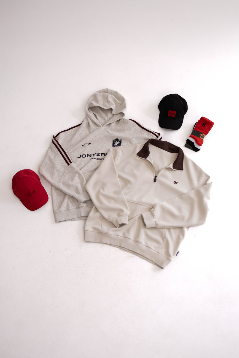 HOODIES & SWEATSHIRTS