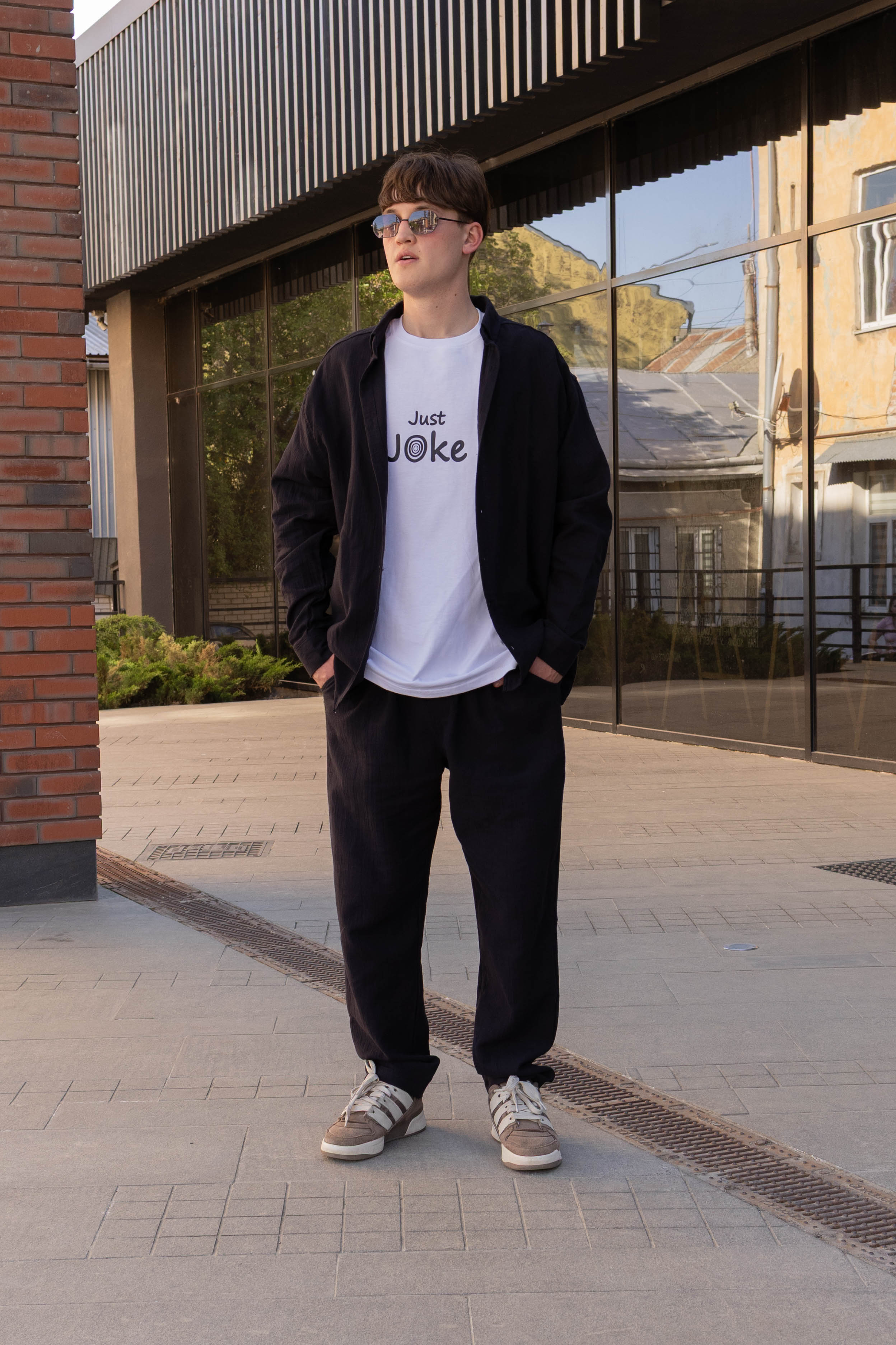 Suits MINT DR